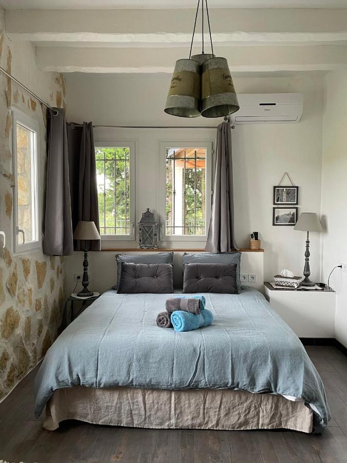 Au Pied Des Baous Bed and Breakfast Vence Eksteriør billede