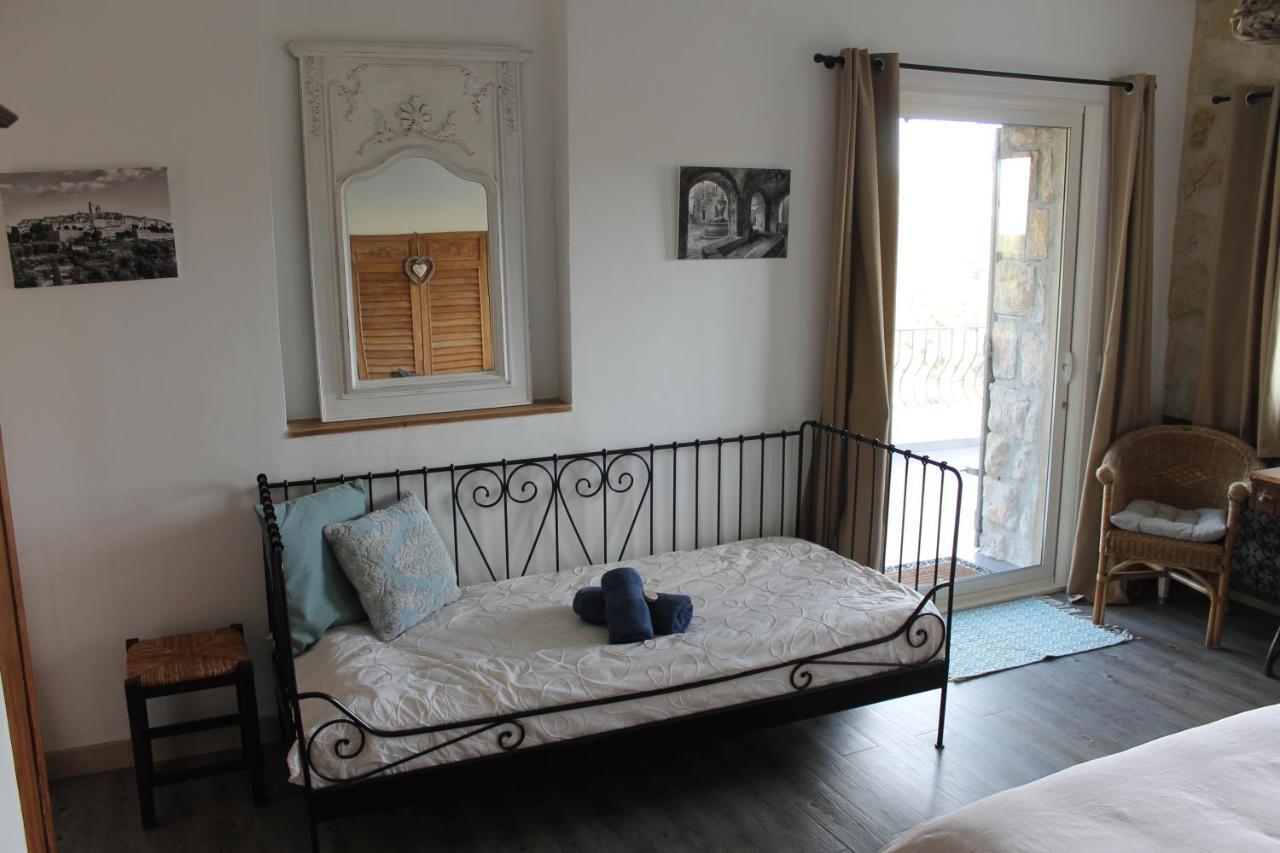 Au Pied Des Baous Bed and Breakfast Vence Eksteriør billede